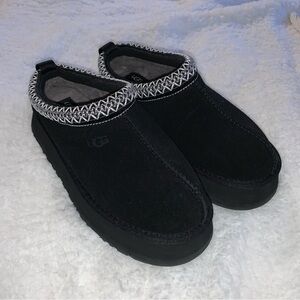 UGG black platform tazz slippers nwot